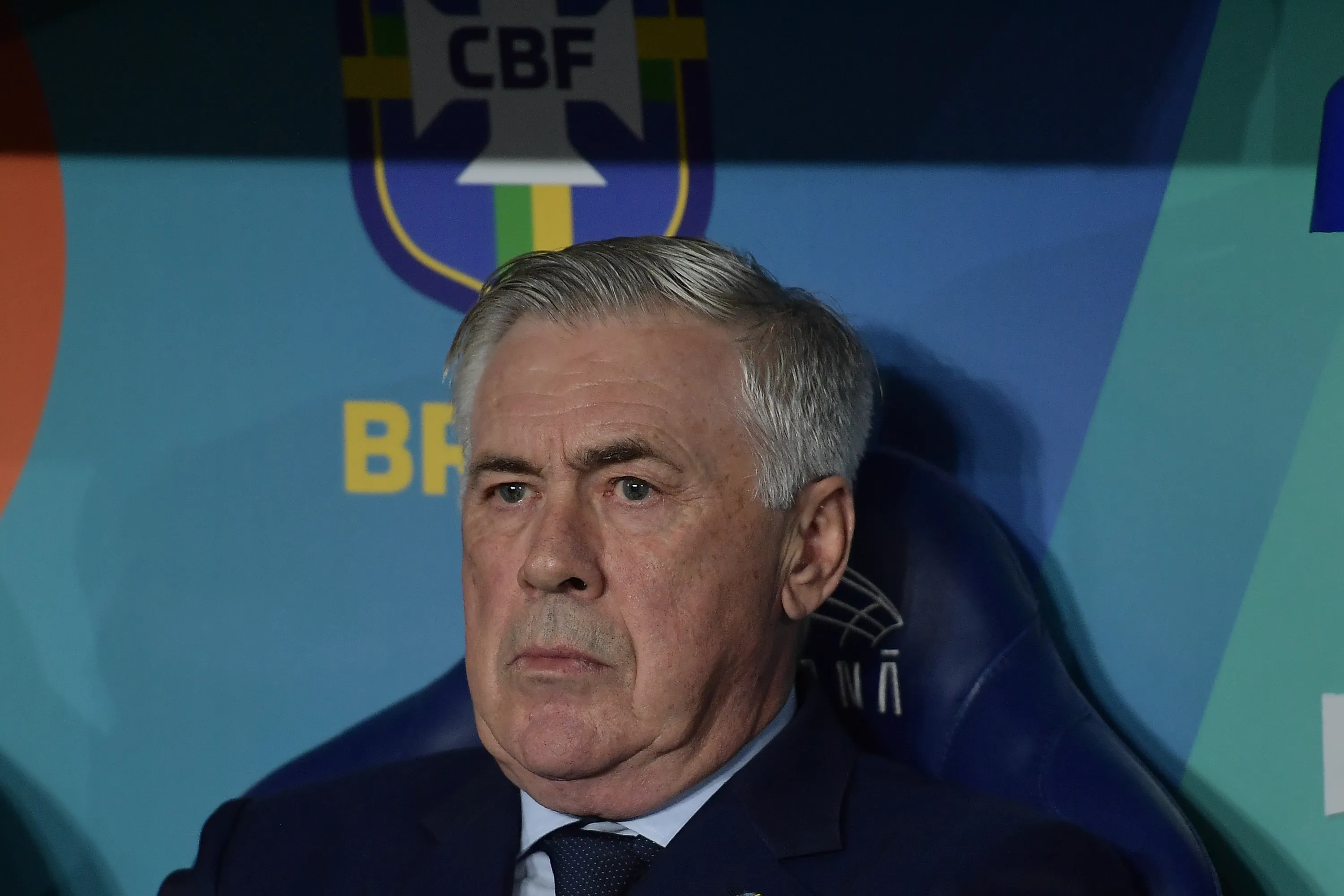 Carlo Ancelotti técnico do Brasil durante partida contra o Chile no Maracanã pelas Eliminatórias Copa Do Mundo 2026 – Foto: Thiago Ribeiro/AGIF.
