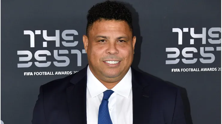 Ronaldo durante cerimônia da premiação de melhor jogador do mundo.