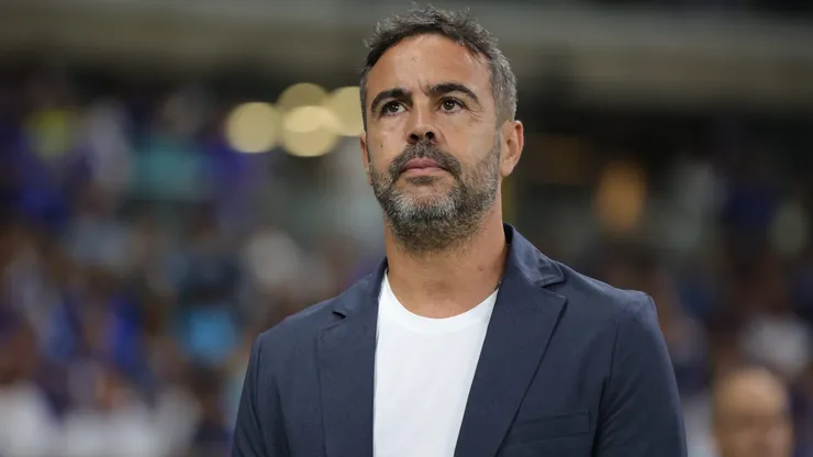 Artur Jorge tecnico do Cruzeiro durante partida contra o Vitoria no estadio Mineirao pelo campeonato Brasileiro A 2026. Foto: Gilson Lobo/AGIF