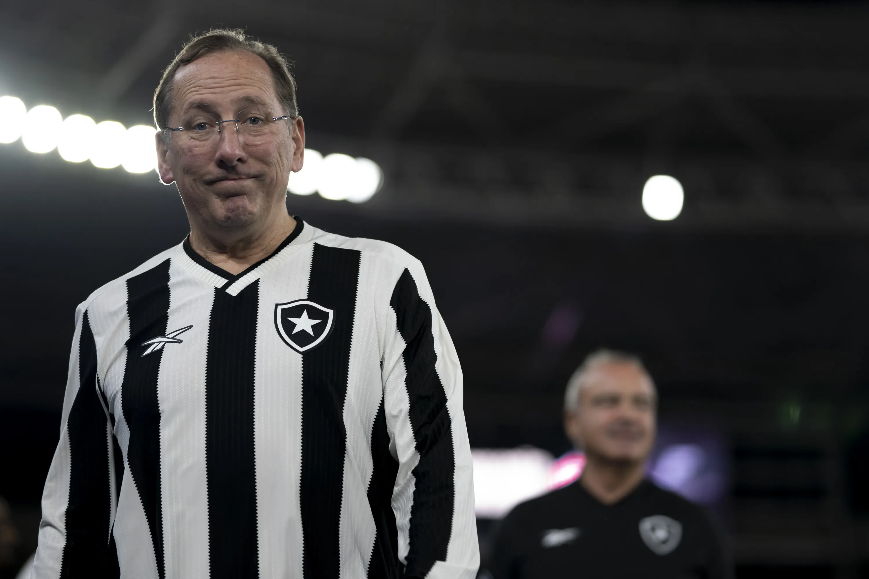 John Textor dono da SAF do Botafogo antes da partida contra o Vitoria no estadio Engenhao pelo campeonato Brasileiro A 2024.  Foto: Jorge Rodrigues/AGIF
