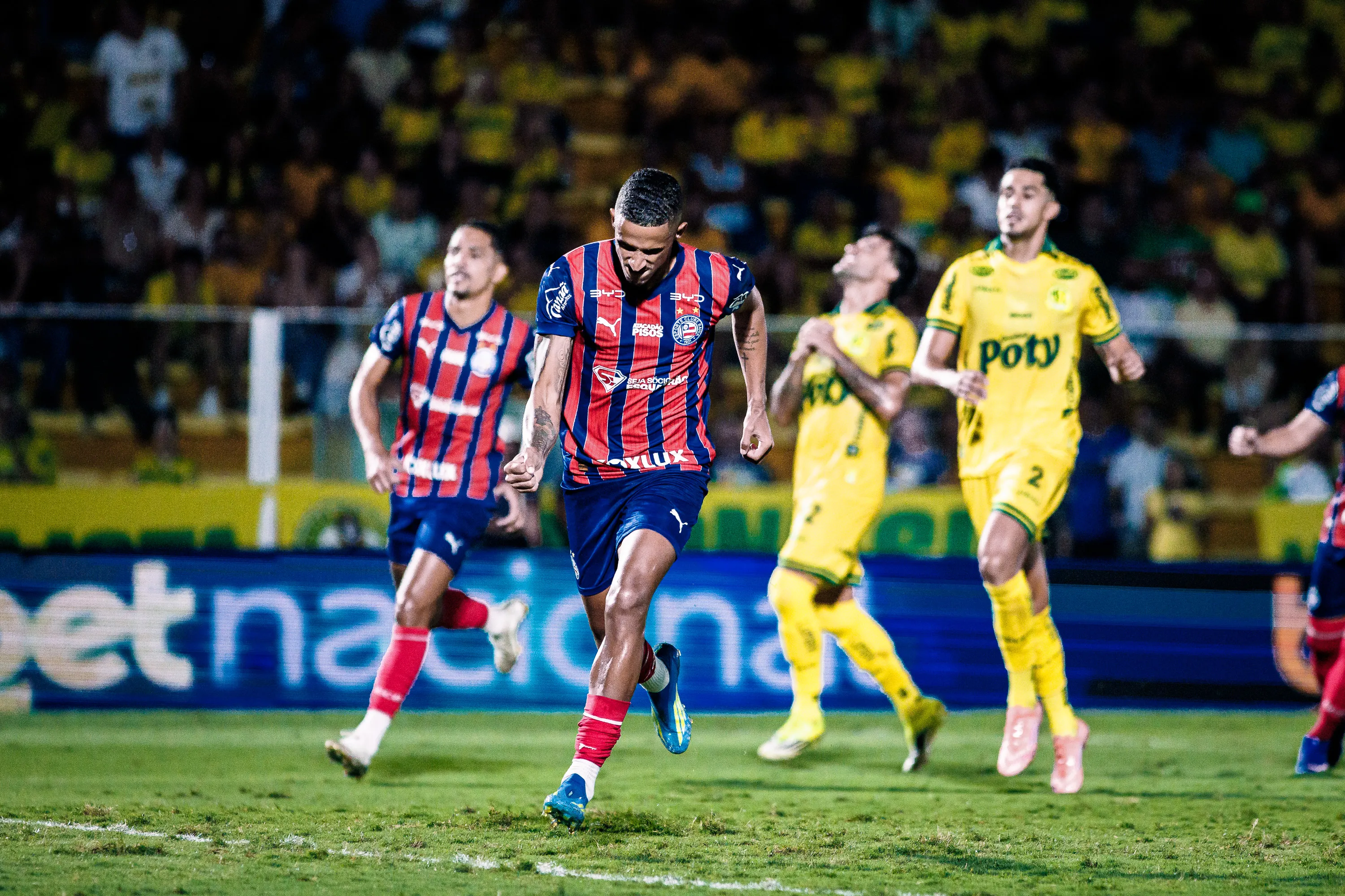 Luciano Juba jogador do Bahia comemora seu gol durante partida contra o Mirassol no estádio Jose Maria de Campos Maia pelo campeonato Brasileiro A 2026. Foto: CLÉDER DAMASCENO/RP FOTOPRESS/AGIF