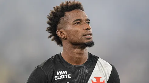 Thiago Mendes jogador do Vasco durante partida contra o Fluminense no estadio Maracana pelo campeonato Brasileiro A 2026. Foto: Thiago Ribeiro/AGIF