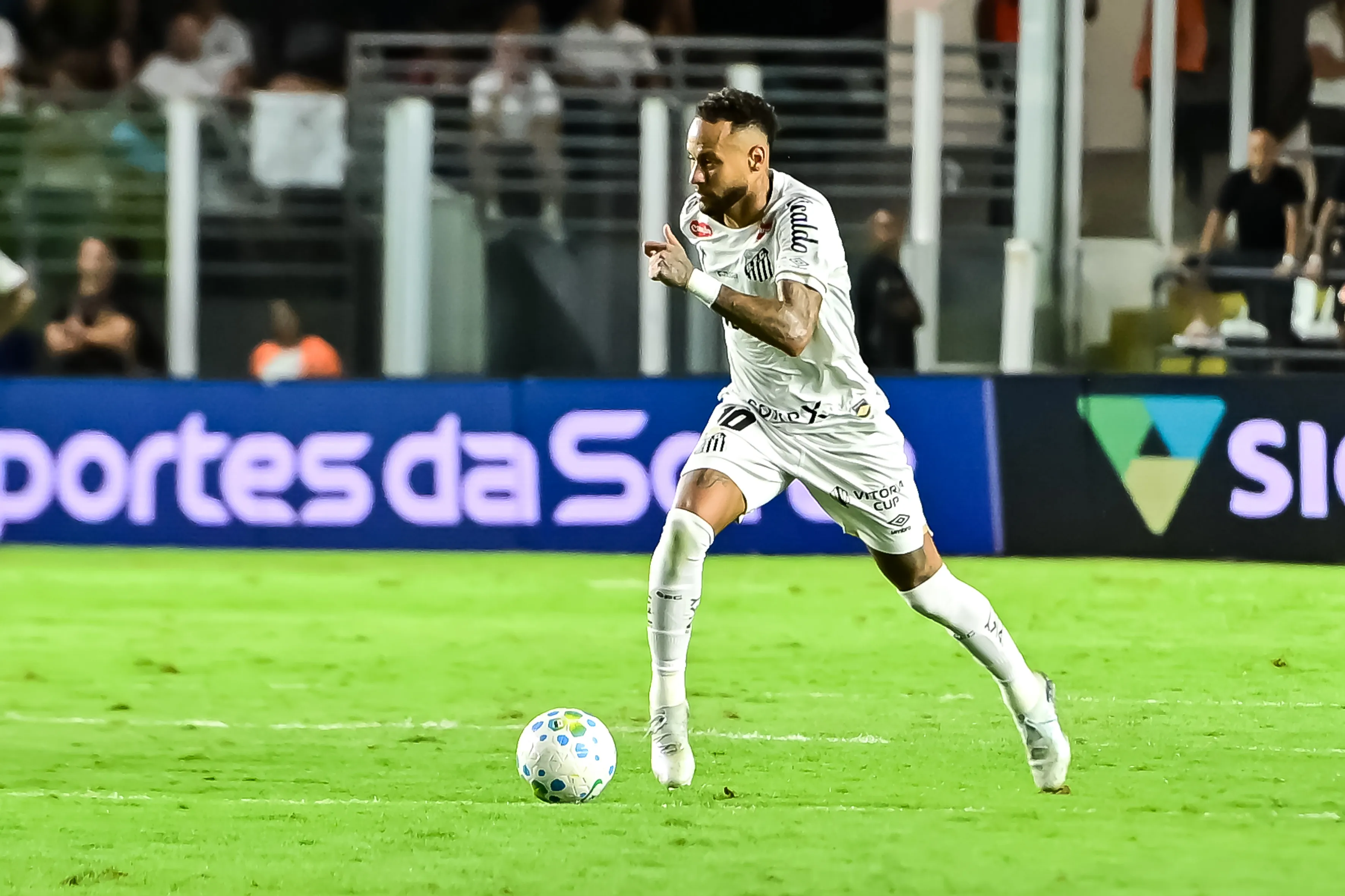 Neymar jogador do Santos durante partida contra o Atletico-MG no estadio Vila Belmiro pelo campeonato Brasileiro A 2026. Foto: Jota Erre/AGIF