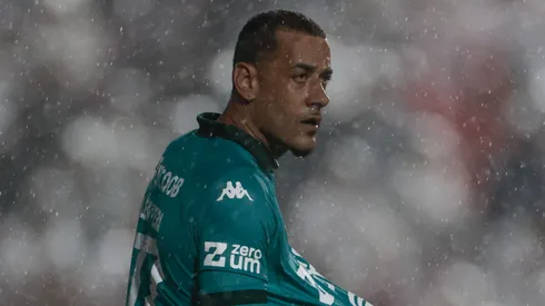 Léo Vieira durante confronto entre Chapecoense e São Paulo no Brasileirão de 2026.
