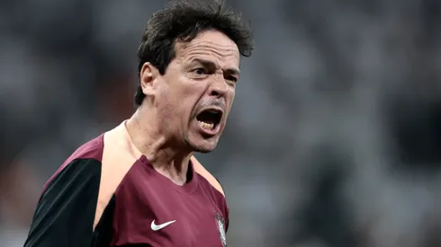Fernando Diniz tecnico do Corinthians durante partida contra o Palmeiras no estadio Arena Corinthians pelo campeonato Brasileiro A 2026. Foto: Marcello Zambrana/AGIF
