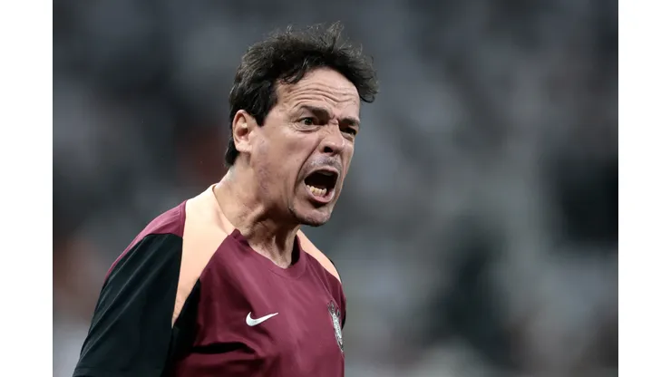Fernando Diniz tecnico do Corinthians durante partida contra o Palmeiras no estadio Arena Corinthians pelo campeonato Brasileiro A 2026. Foto: Marcello Zambrana/AGIF