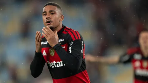 Samuel Lino jogador do Flamengo comemora seu gol durante partida contra o Remo no estadio Maracana pelo campeonato Brasileiro A 2026.