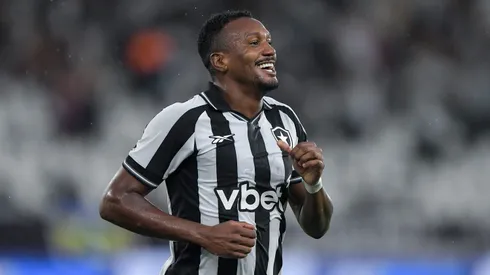 Edenilson, meia do Botafogo. Foto: Thiago Ribeiro/AGIF