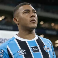 Grêmio age rápido e encaminha renovação de Carlos Vinícius até 2028