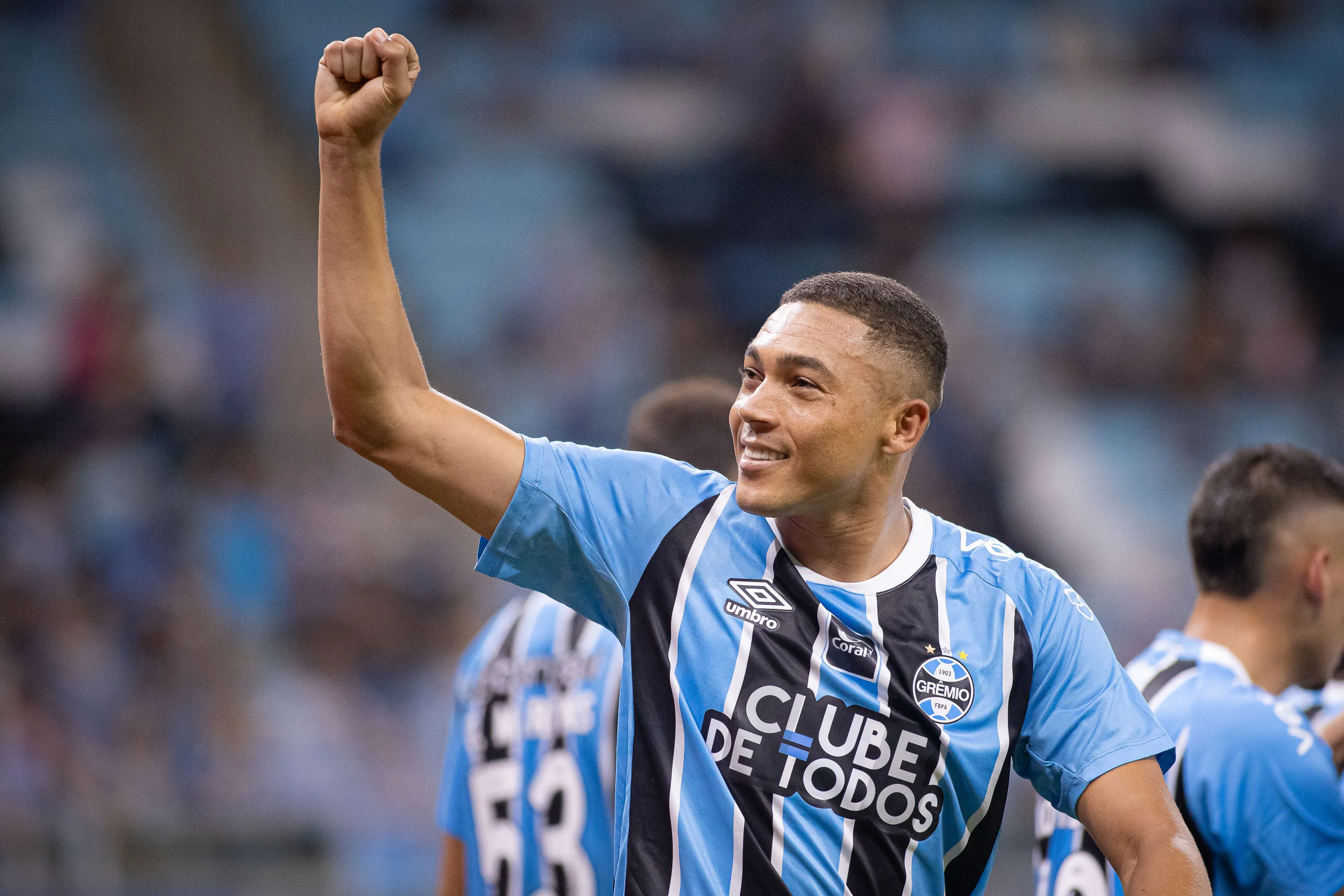 RS – PORTO ALEGRE – 07/02/2026 – GAUCHO 2026, GREMIO X NOVO HAMBURGO – Carlos Vinicius jogador do Gremio comemora seu gol durante partida contra o Novo Hamburgo no estadio Arena do Gremio pelo campeonato Gaucho 2026. Foto: Maxi Franzoi/AGIF