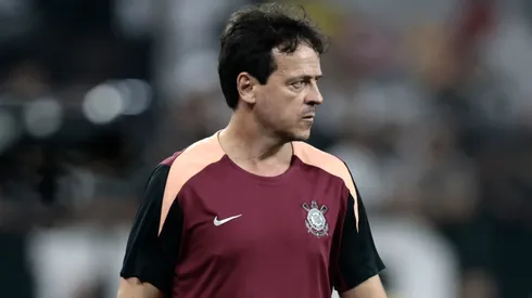 Fernando Diniz tecnico do Corinthians durante partida contra o Palmeiras no estadio Arena Corinthians pelo campeonato Brasileiro A 2026. Foto: Marcello Zambrana/AGIF