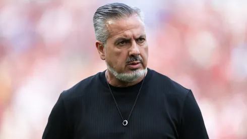 José Boto diretor de futebol do Flamengo durante partida contra o Grêmio no estádio Maracanã pelo campeonato Brasileiro A 2025. Foto: Jorge Rodrigues/AGIF