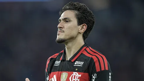 Pedro durante confronto contra o Santos no Brasileirão de 2026.