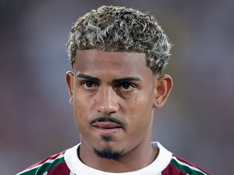 John Kennedy se revolta no banco do Fluminense