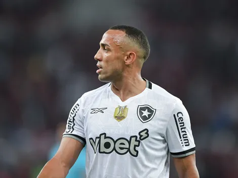 Marçal e Correa voltam a treinar no Botafogo e retorno é revelado
