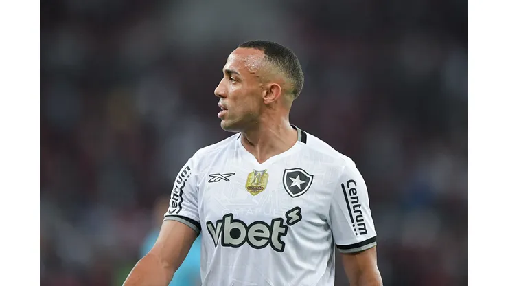 RJ - RIO DE JANEIRO - 18/05/2025 - BRASILEIRO A 2025, FLAMENGO X BOTAFOGO - Marcal jogador do Botafogo durante partida contra o Flamengo no estadio Maracana pelo campeonato Brasileiro A 2025. Foto: Thiago Ribeiro/AGIF