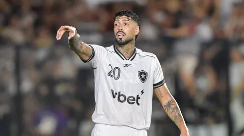 Alexander Barboza, do Botafogo, recebeu sondagem do Vasco