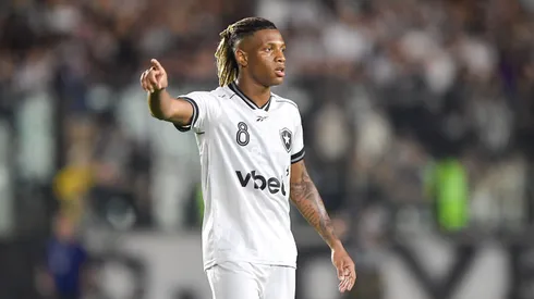 Danilo jogador do Botafogo durante partida contra o Vasco no estadio Sao Januario pelo campeonato Brasileiro A 2026.