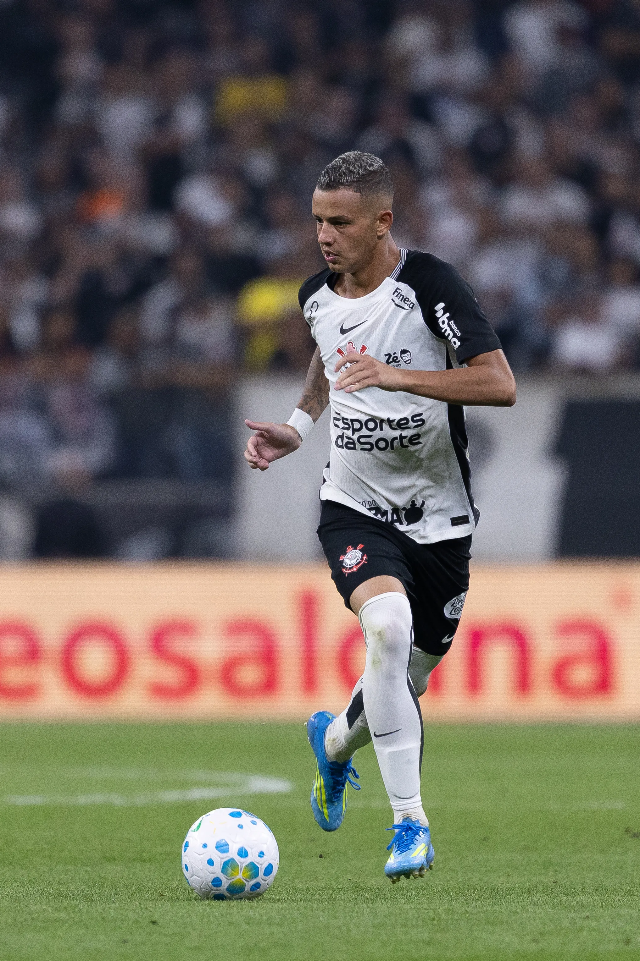 SP – SAO PAULO – 12/04/2026 – BRASILEIRO A 2026, CORINTHIANS X PALMEIRAS – Kayke jogador do Corinthians durante partida contra o Palmeiras no estadio Arena Corinthians pelo campeonato Brasileiro A 2026. Foto: Ettore Chiereguini/AGIF