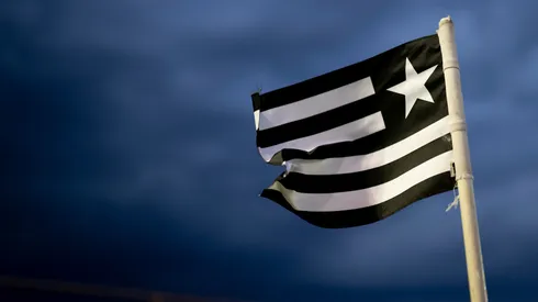 Bandeira de córner no estádio Luso Brasileiro para partida entre Botafogo e Nova Iguaçu pelo campeonato Carioca 2023. Foto: Jorge Rodrigues/AGIF