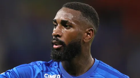 Gerson durante confronto contra o Vitória no Brasileirão de 2026.