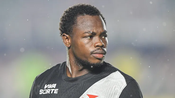 Andres Gomez jogador do Vasco durante partida contra o Chapecoense no estadio Sao Januario pelo campeonato Brasileiro A 2026. Foto: Thiago Ribeiro/AGIF