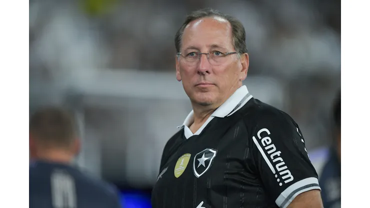 John Textor CEO do Botafogo durante partida contra o Corinthians no estadio Engenhao pelo campeonato Brasileiro A 2025. Foto: Thiago Ribeiro/AGIF