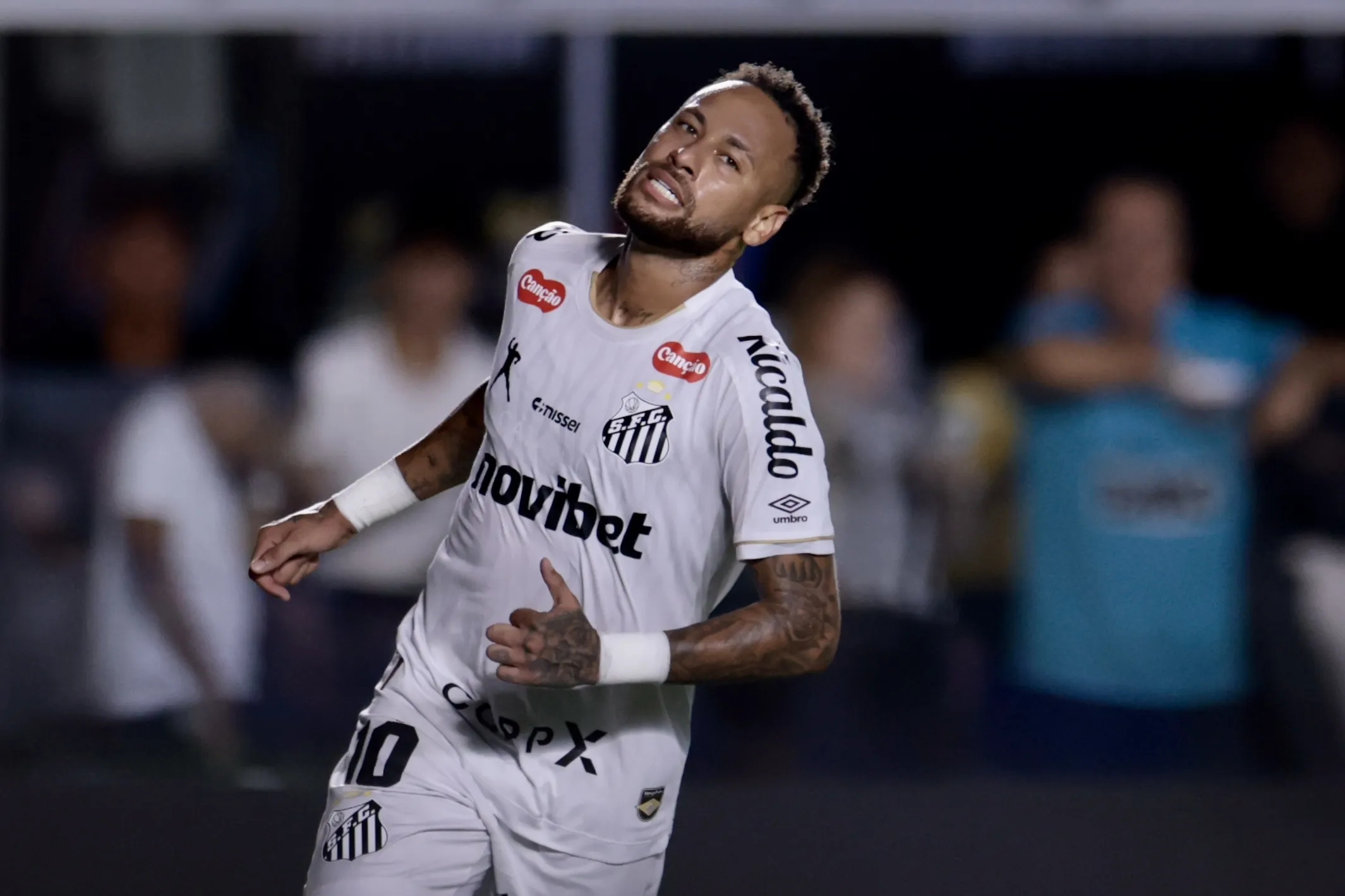 Neymar jogador do Santos lamenta durante partida contra o Atletico-MG no estadio Vila Belmiro pelo campeonato Brasileiro A 2026. Foto: Marcello Zambrana/AGIF