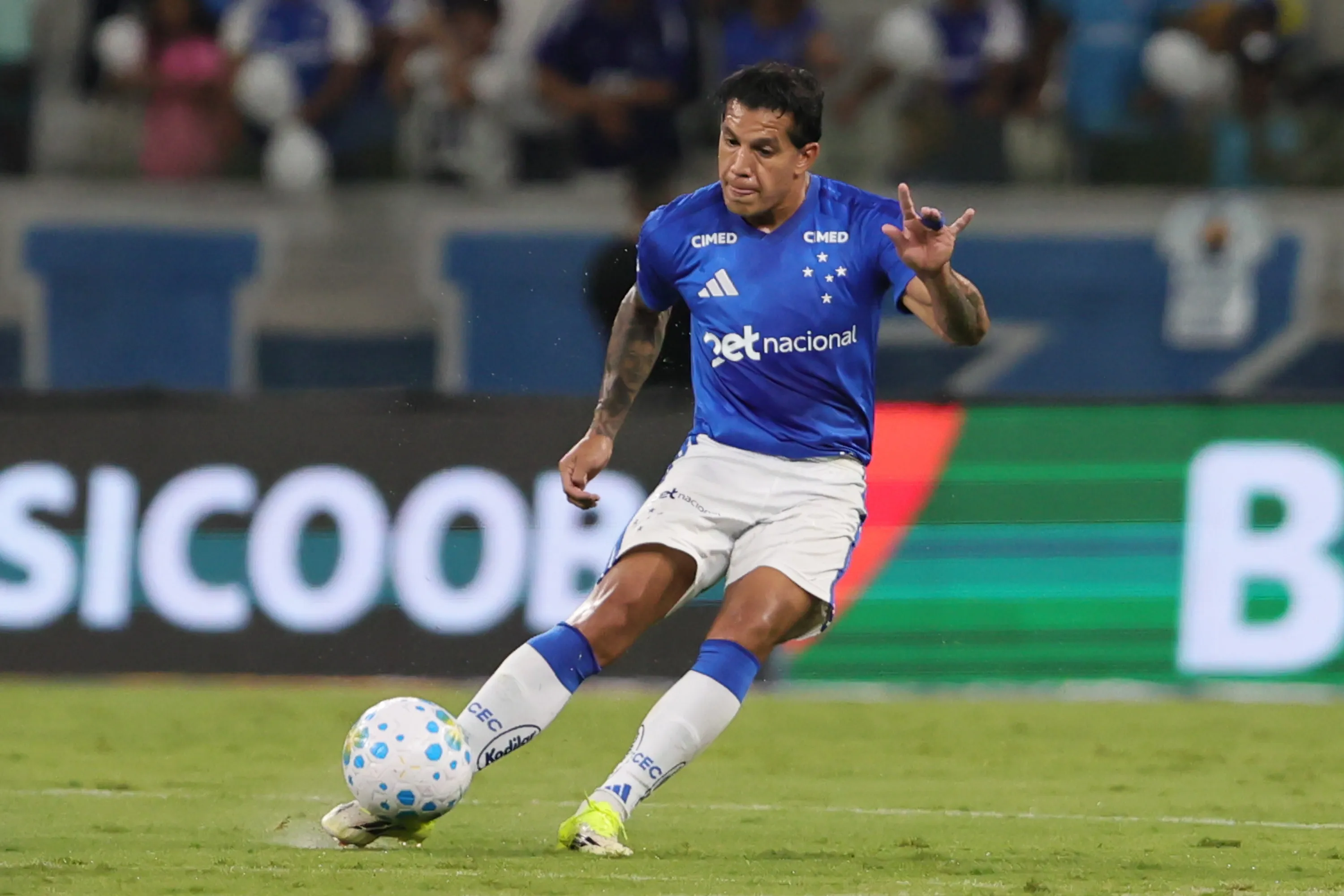 Lucas Romero jogador do Cruzeiro durante partida contra o Corinthians no estadio Mineirao pelo campeonato Brasileiro A 2026. Foto: Gilson Lobo/AGIF
