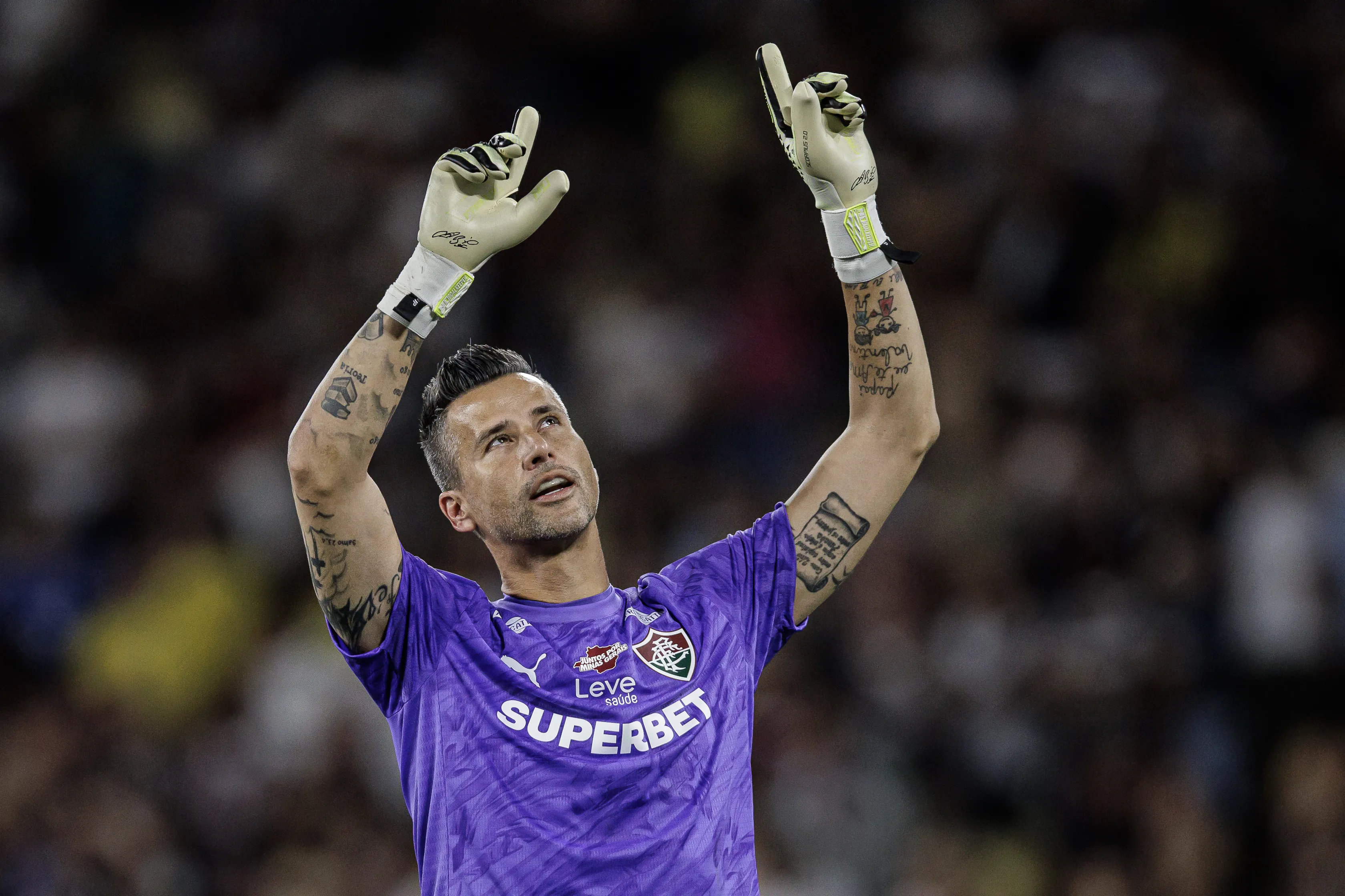 Fabio jogador do Fluminense comemora classificacao para a final do Carioca durante partida contra o Vasco no estadio Maracana pelo campeonato Carioca 2026. Foto: Andre Mourao/AGIF