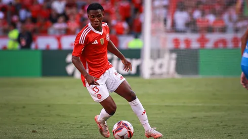 Benjamin, volante do Internacional. Foto: Maxi Franzoi/AGIF