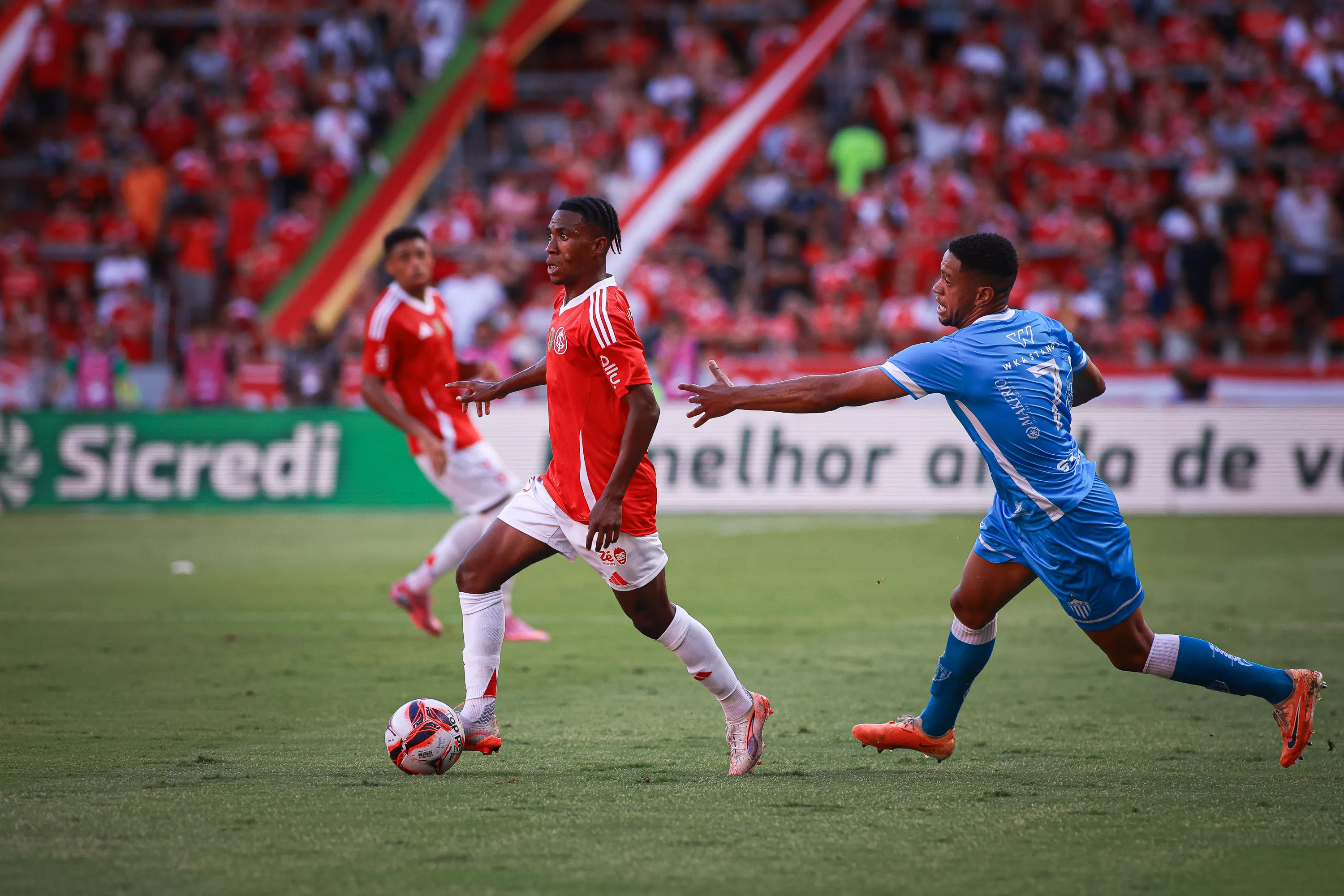 RS – PORTO ALEGRE – 11/01/2026 – GAUCHO 2026, INTERNACIONAL X NOVO HAMBURGO – Benjamin jogador do Internacional durante partida contra o Novo Hamburgo no estadio Beira-Rio pelo campeonato Gaucho 2026. Foto: Maxi Franzoi/AGIF