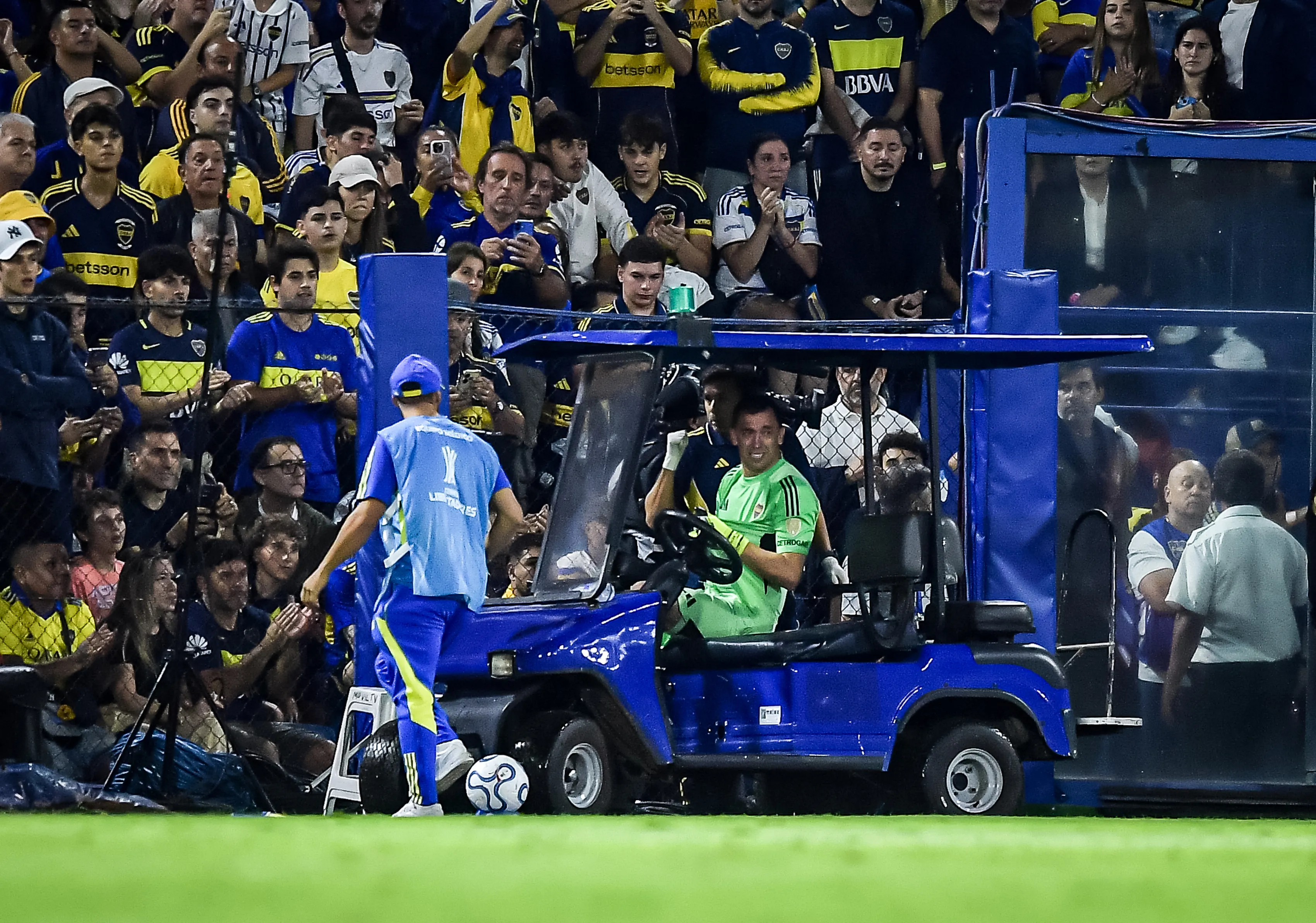 Ex-Grêmio deixou o gramado abalado após lesão pelo Boca Juniors. Foto: Marcelo Endelli/Getty Images