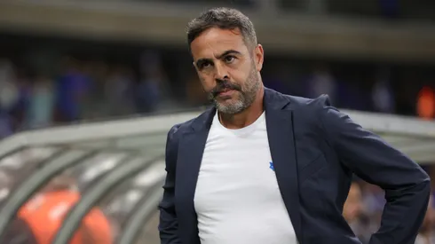 MG - BELO HORIZONTE - 01/04/2026 - BRASILEIRO A 2026, CRUZEIRO X VITORIA - Artur Jorge tecnico do Cruzeiro durante partida contra o Vitoria no estadio Mineirao pelo campeonato Brasileiro A 2026. Foto: Gilson Lobo/AGIF