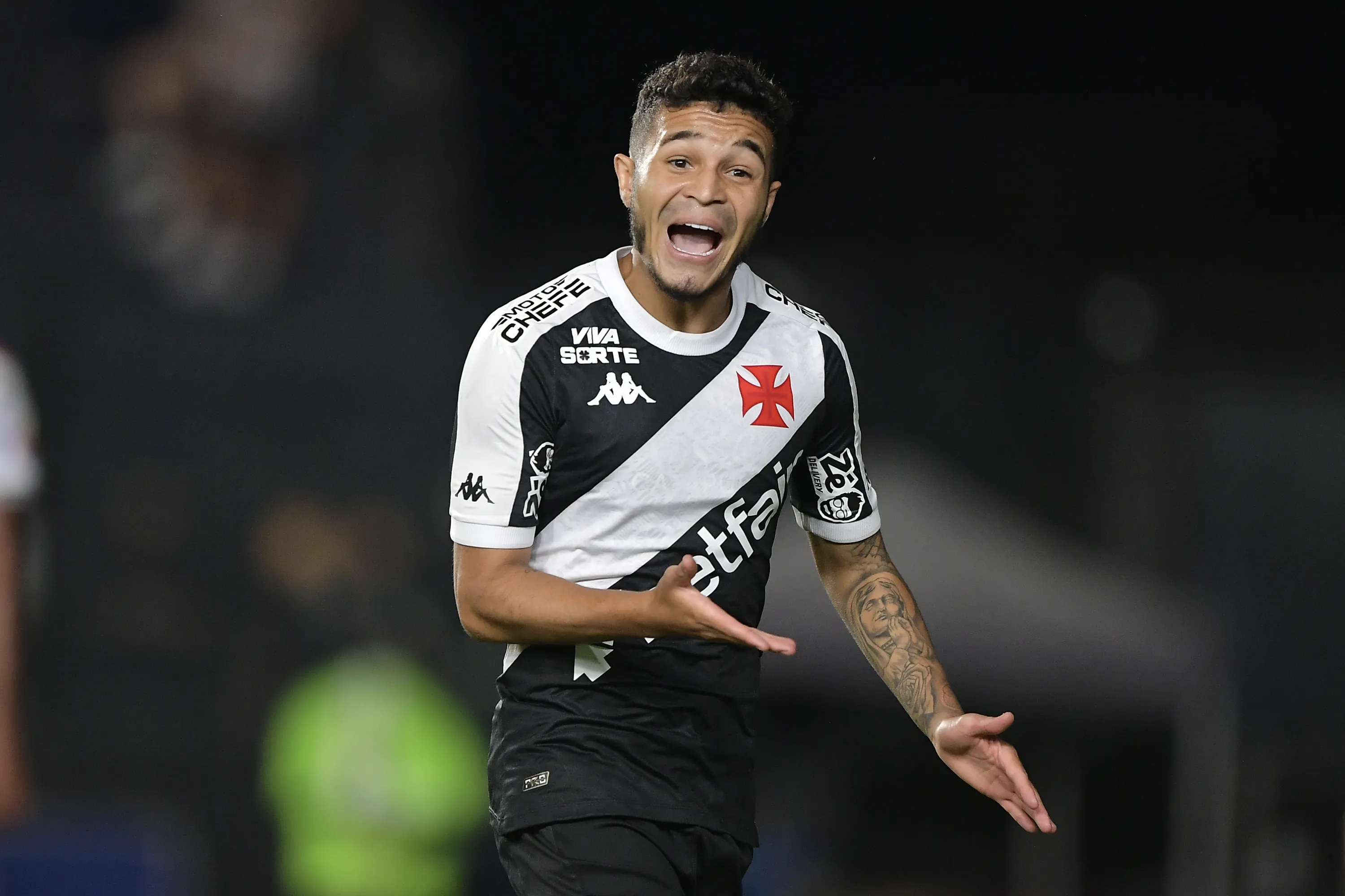 RJ – RIO DE JANEIRO – 20/05/2025 – COPA DO BRASIL 2025, VASCO X OPERARIO – Adson jogador do Vasco durante partida contra o Operario no estadio Sao Januario pelo campeonato Copa Do Brasil 2025. Foto: Thiago Ribeiro/AGIF