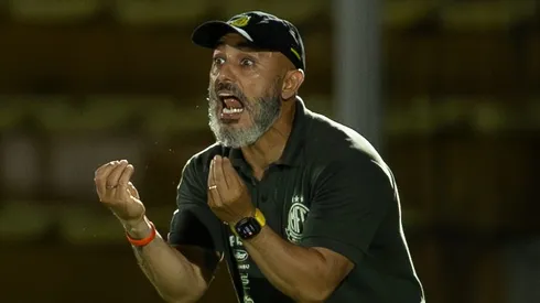 Rafael Silva Guanaes tecnico do Mirassol durante partida contra o Lanus no estadio Jose Maria de Campos Maia pelo campeonato Copa Libertadores 2026. Foto: Joisel Amaral/AGIF