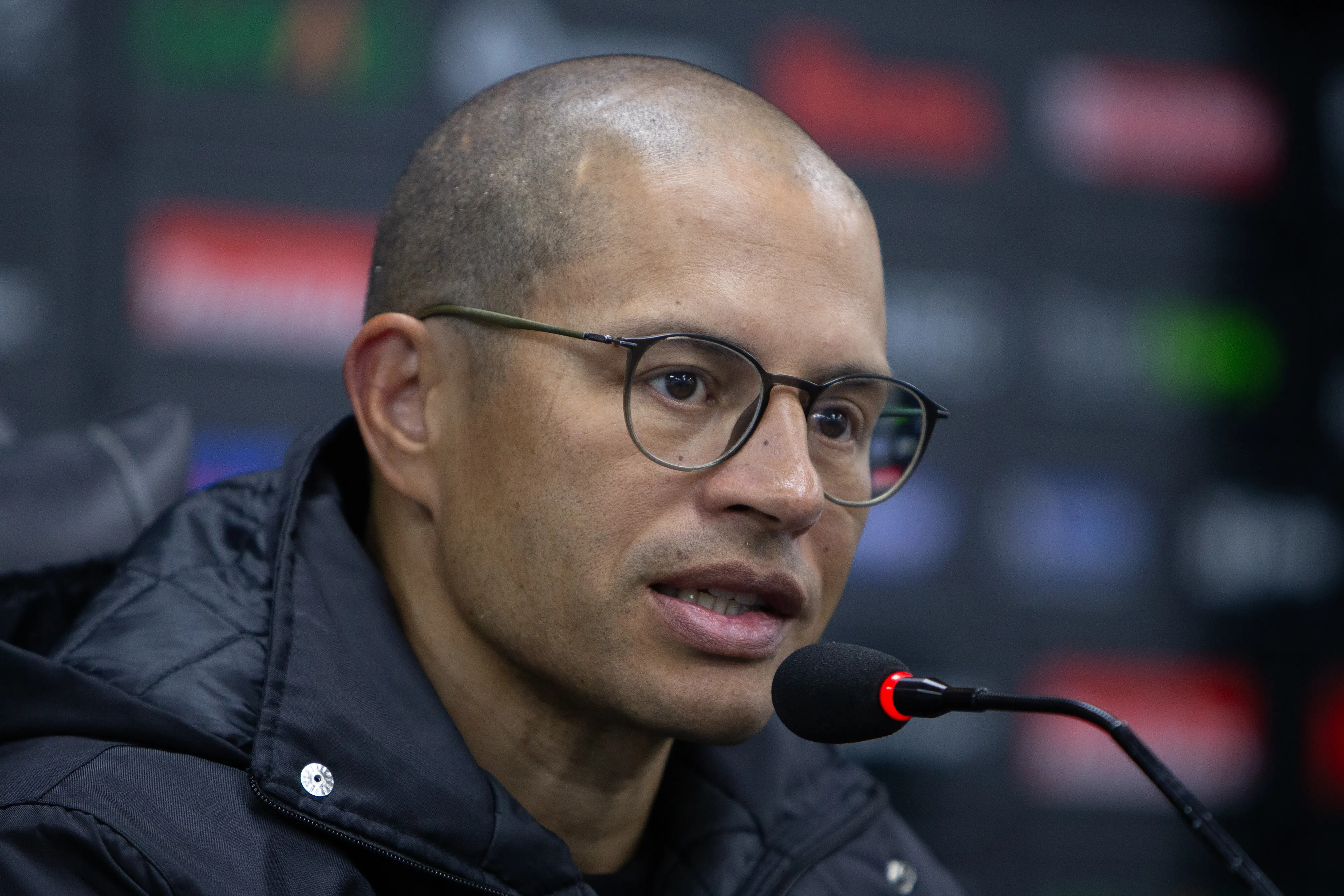 PR – PONTA GROSSA – 07/07/2025 – BRASILEIRO B 2025, OPERARIO X CHAPECOENSE – Alex tecnico do Operario durante partida contra o Chapecoense no estadio Germano Kruger pelo campeonato Brasileiro B 2025. Foto: Giovani Baccin/AGIF