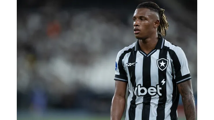 RJ - RIO DE JANEIRO - 09/04/2026 - COPA SUL-AMERICANA 2026, BOTAFOGO X CARACAS - Danilo jogador do Botafogo durante partida contra o Caracas no estadio Engenhao pelo campeonato Copa Sul-Americana 2026. Foto: Jorge Rodrigues/AGIF