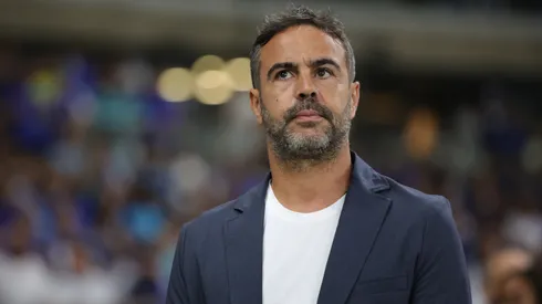 MG - BELO HORIZONTE - 01/04/2026 - BRASILEIRO A 2026, CRUZEIRO X VITORIA - Artur Jorge tecnico do Cruzeiro durante partida contra o Vitoria no estadio Mineirao pelo campeonato Brasileiro A 2026. Foto: Gilson Lobo/AGIF