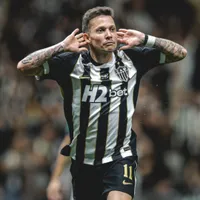 Bernard admite erro e pede desculpas por provocação à torcida do Atlético-MG