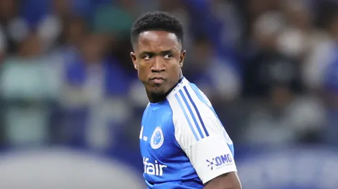 Sinisterra está retornando no Cruzeiro.