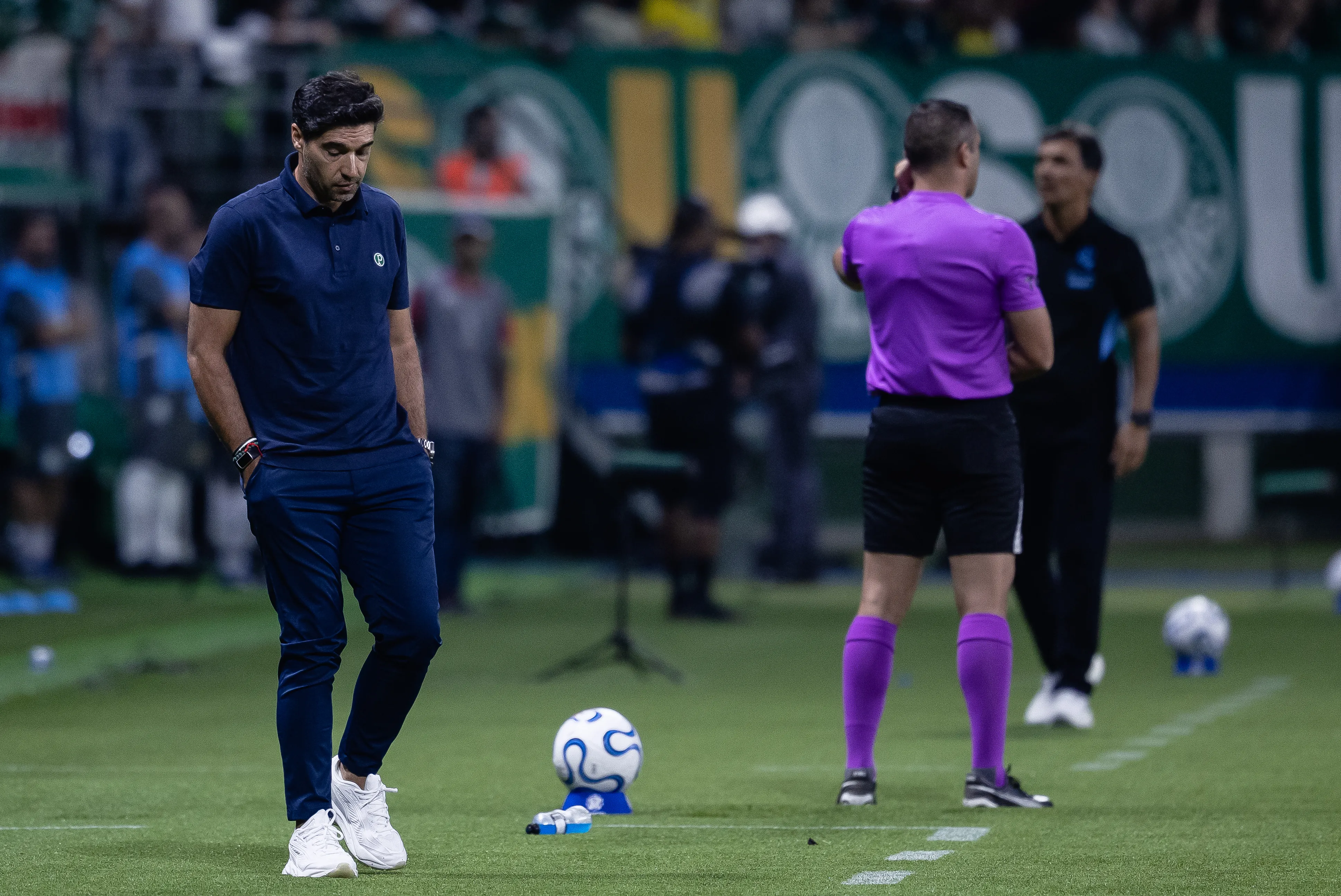 SP – SAO PAULO – 16/04/2026 – COPA LIBERTADORES 2026, PALMEIRAS X SPORTING CRISTAL – Abel Ferreira tecnico do Palmeiras durante partida contra o Sporting Cristal no estadio Arena Allianz Parque pelo campeonato Copa Libertadores 2026. Foto: Ettore Chiereguini/AGIF