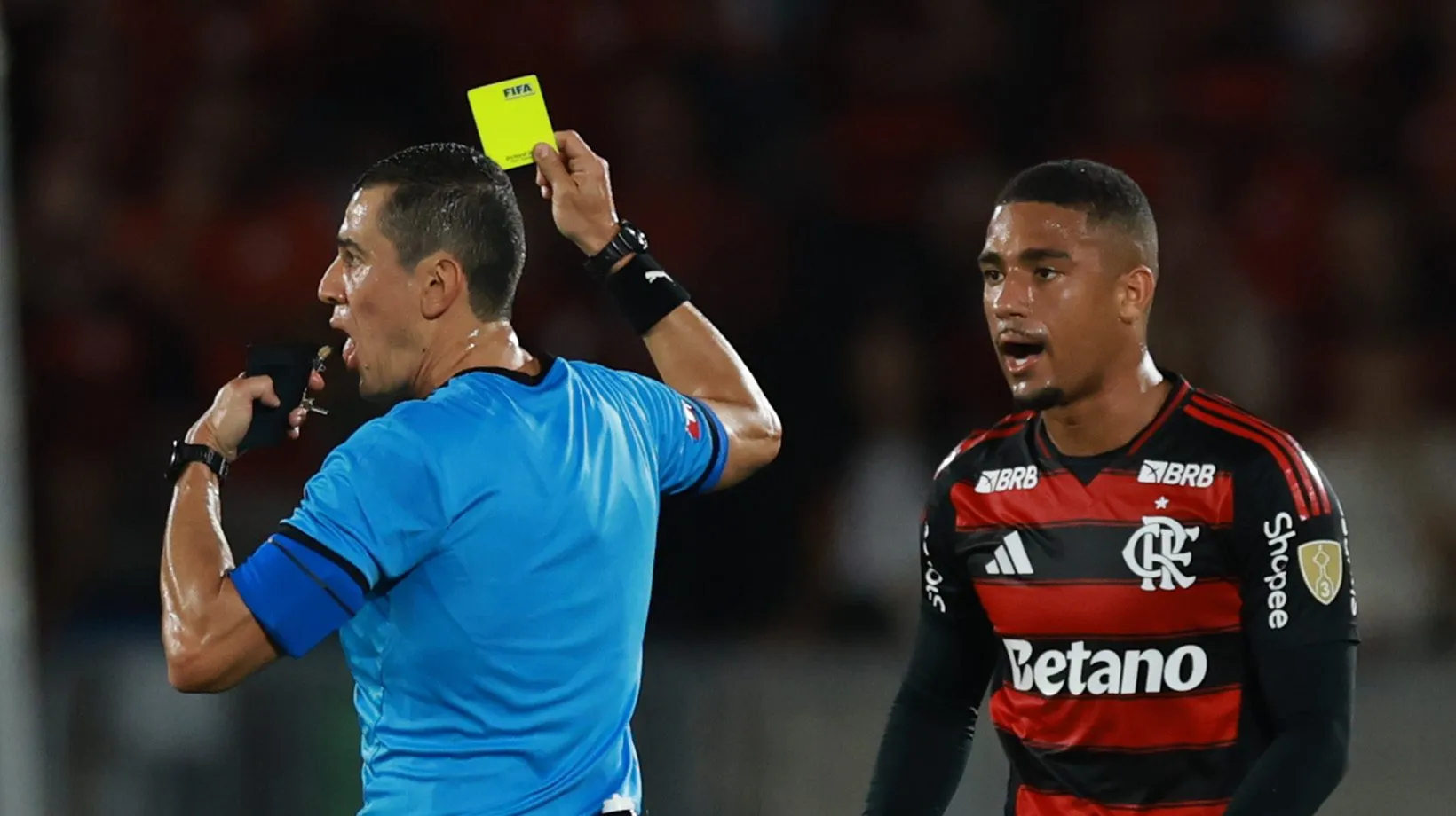 Cartão amarelo. (Photo by Buda Mendes/Getty Images)