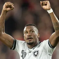 Edenílson exalta momento do Botafogo após vitória contra o Racing