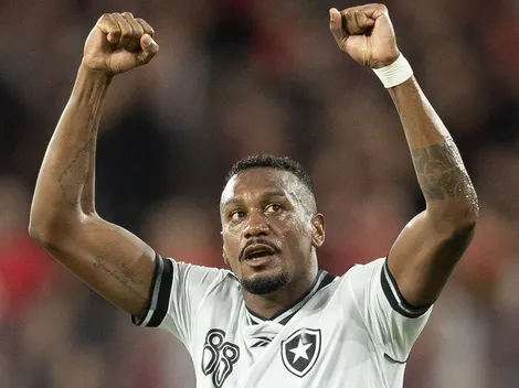 Edenílson exalta momento do Botafogo após vitória contra o Racing