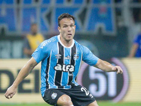 Arthur não terá avanço sobre permanência no Grêmio até maio