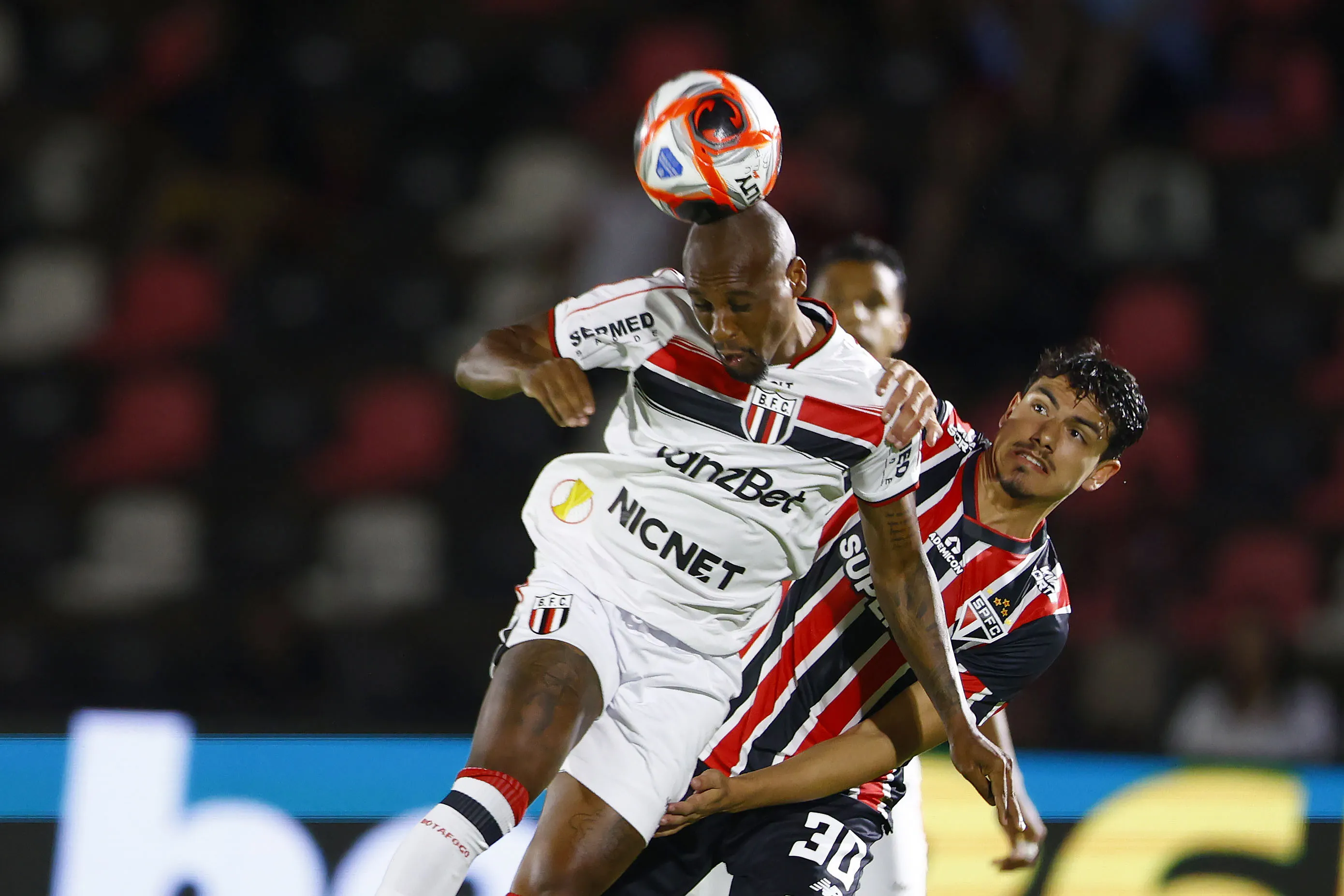 Joao Moreira jogador do Sao Paulo durante partida contra o Botafogo-SP no estadio Santa Cruz pelo campeonato Paulista 2025. Foto: Thiago Calil/AGIF