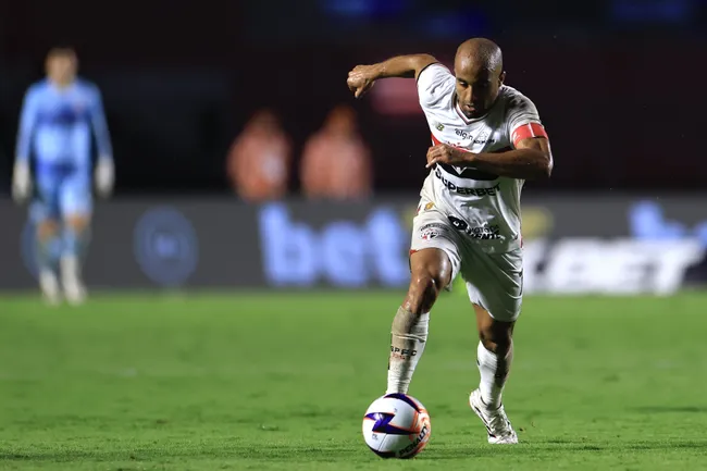 Lucas Moura, jogador do São Paulo, durante partida contra o Primavera pelo Paulista 2026. Foto: Marcello Zambrana/AGIF