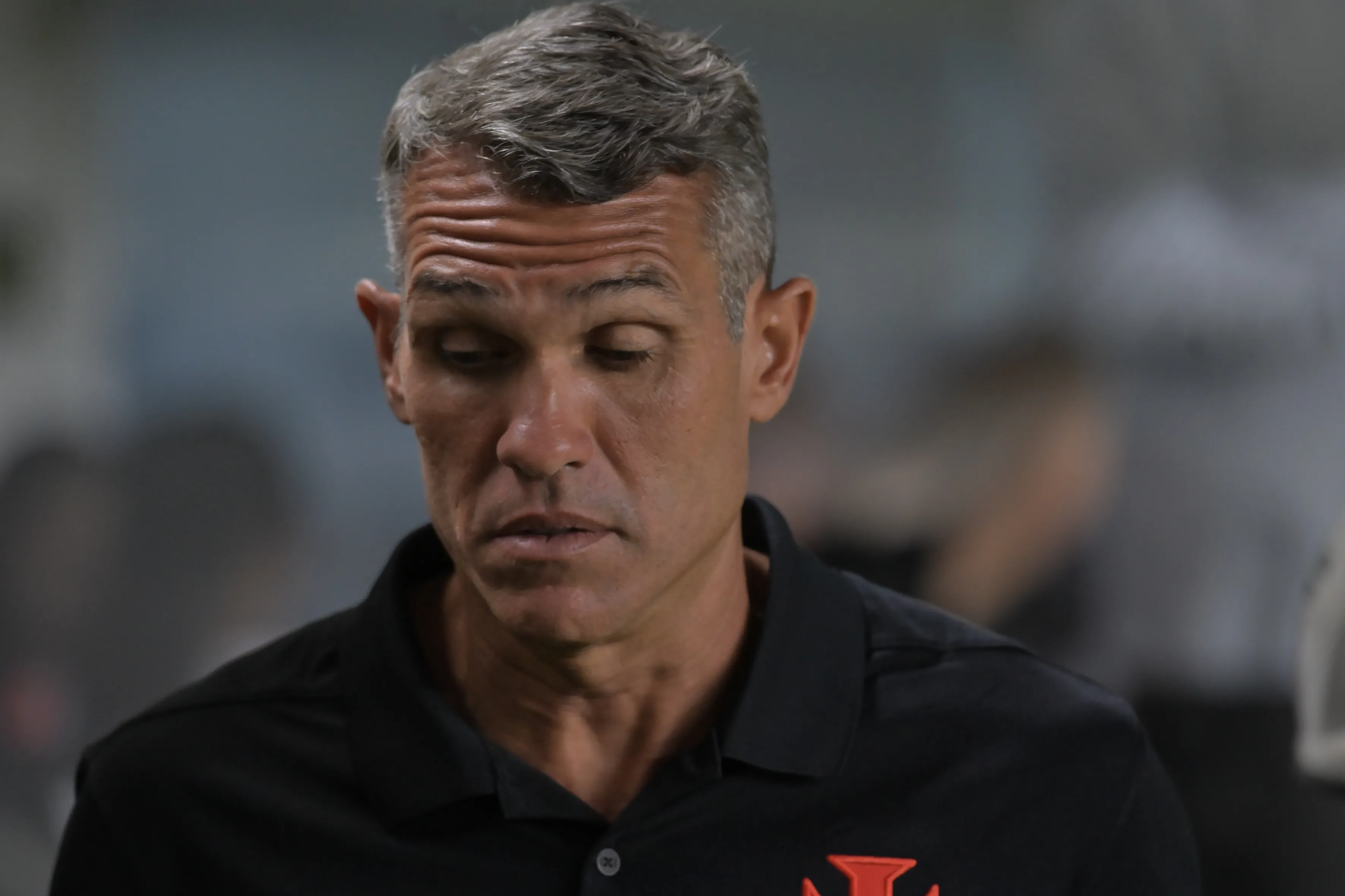 Bruno Lazaroni tecnico do Vasco durante partida contra o Santos no estadio Vila Belmiro pelo campeonato Brasileiro A 2026.  Foto: Jota Erre/AGIF