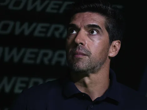 Palmeiras orienta Abel sobre comportamento na área técnica